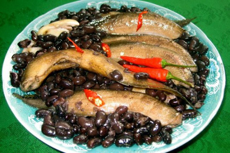 cá trê, đậu đen hâm- món ăn phái mạnh không thể bỏ qua